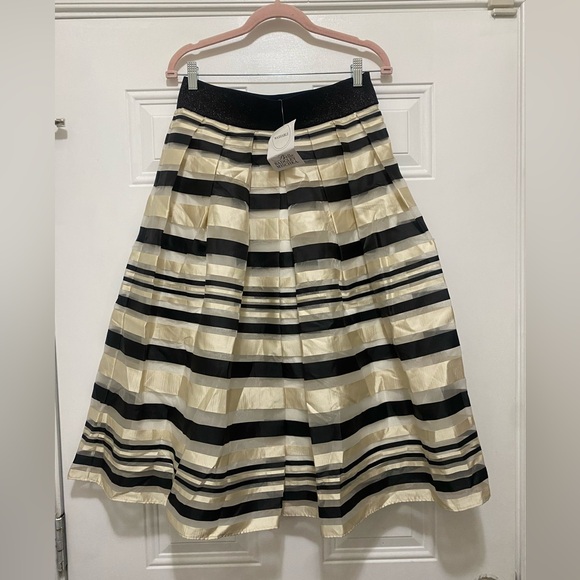 Belle Badgley Mischka Women’s pleated skirt NWT SZ 10 - Picture 1 of 5